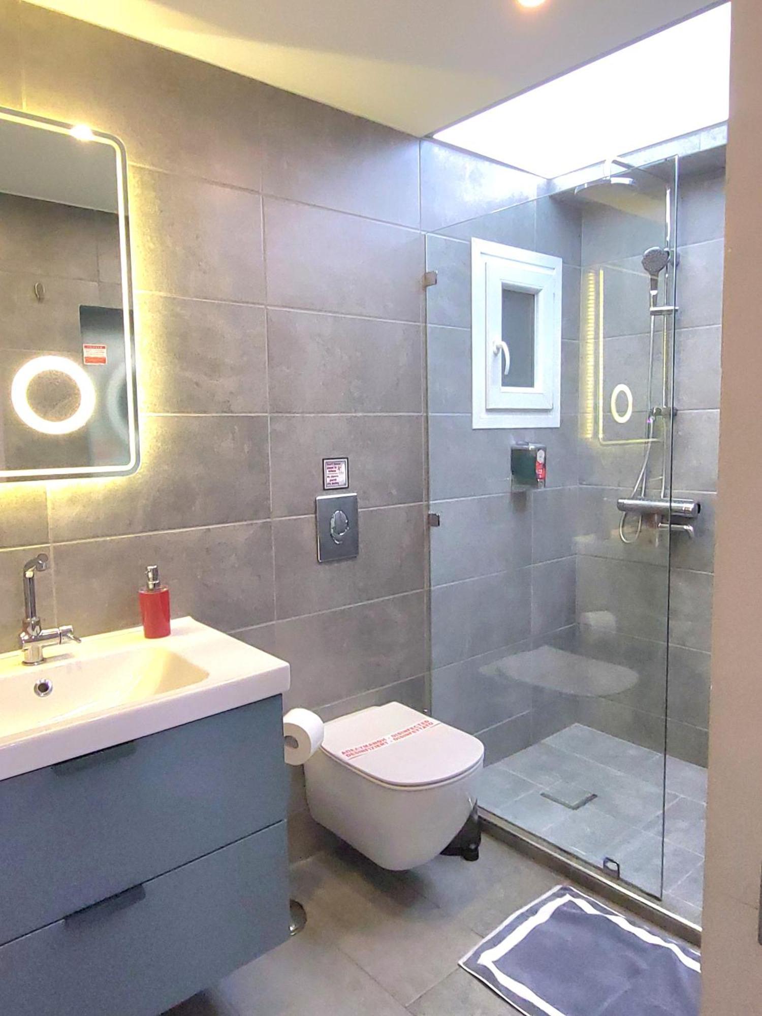 “Zeus”, Stylish Luxury Business Suite In The Heart Of Athens. Exterior photo